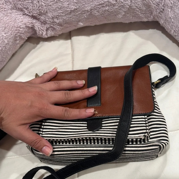 Fossil Crossbody Bag in Brown and Black with Leather Flap - Picture 3 of 6